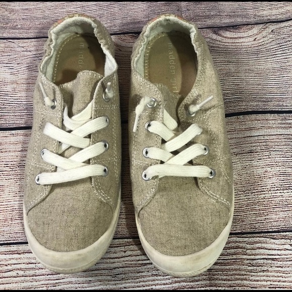 madden girl bailey sneaker